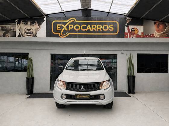 MITSUBISHI L200 TRITON 2.4 16V TURBO DIESEL GL CD 4X4 MANUAL MITSUBISHI L200 TRITON 2.4 16V TURBO DIESEL GL CD 4X4 MANUAL